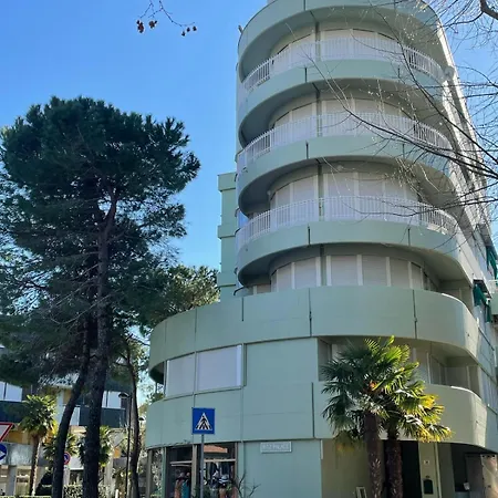 Claudia & Ritz Palace Apartment Grado