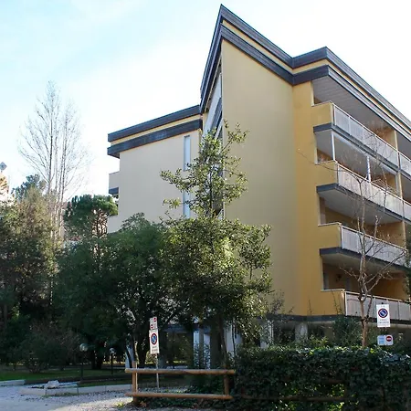 Claudia & Ritz Palace Apartment *